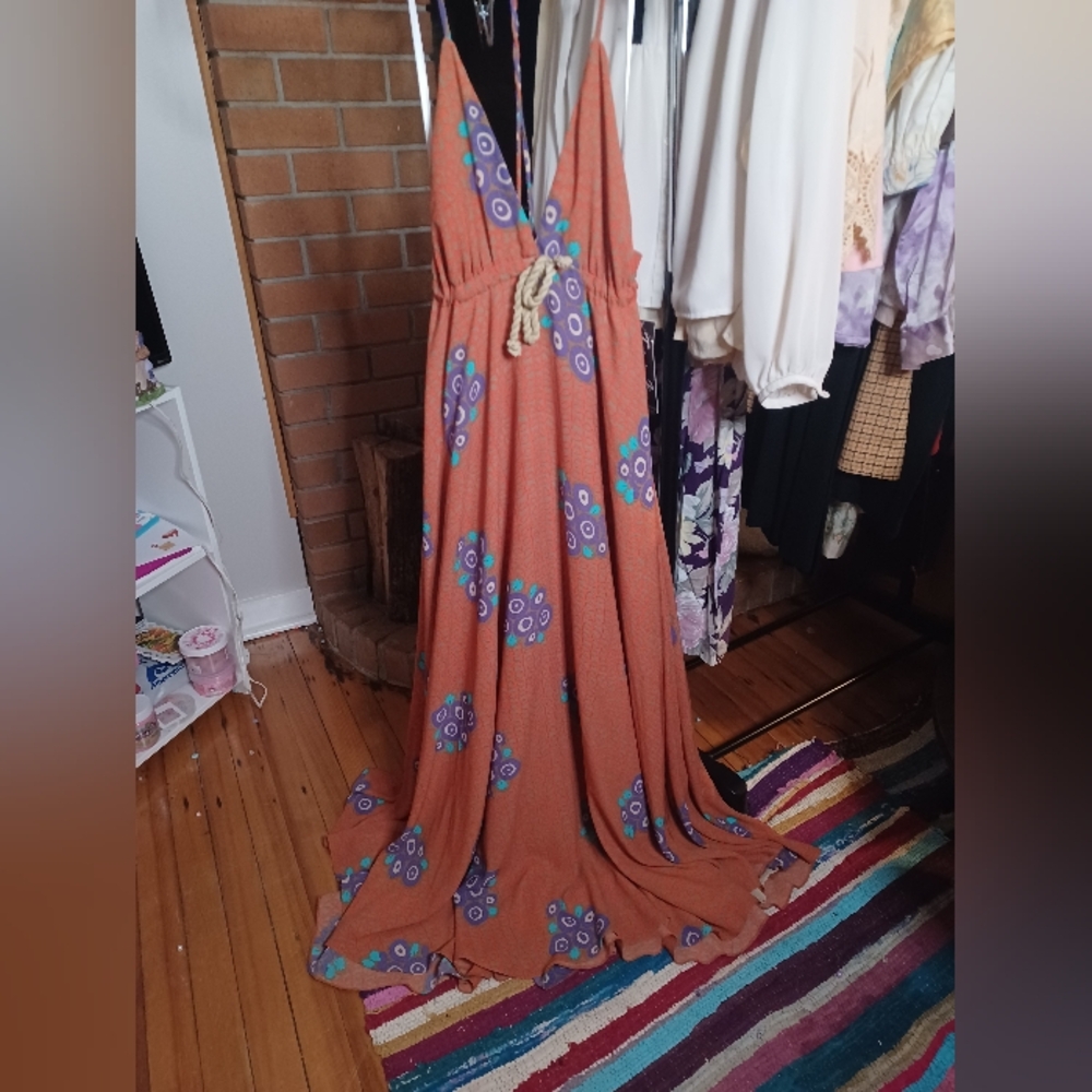NWT Trisha Fix STUNNING Flowy Halter Maxi!! - Picture 2 of 10